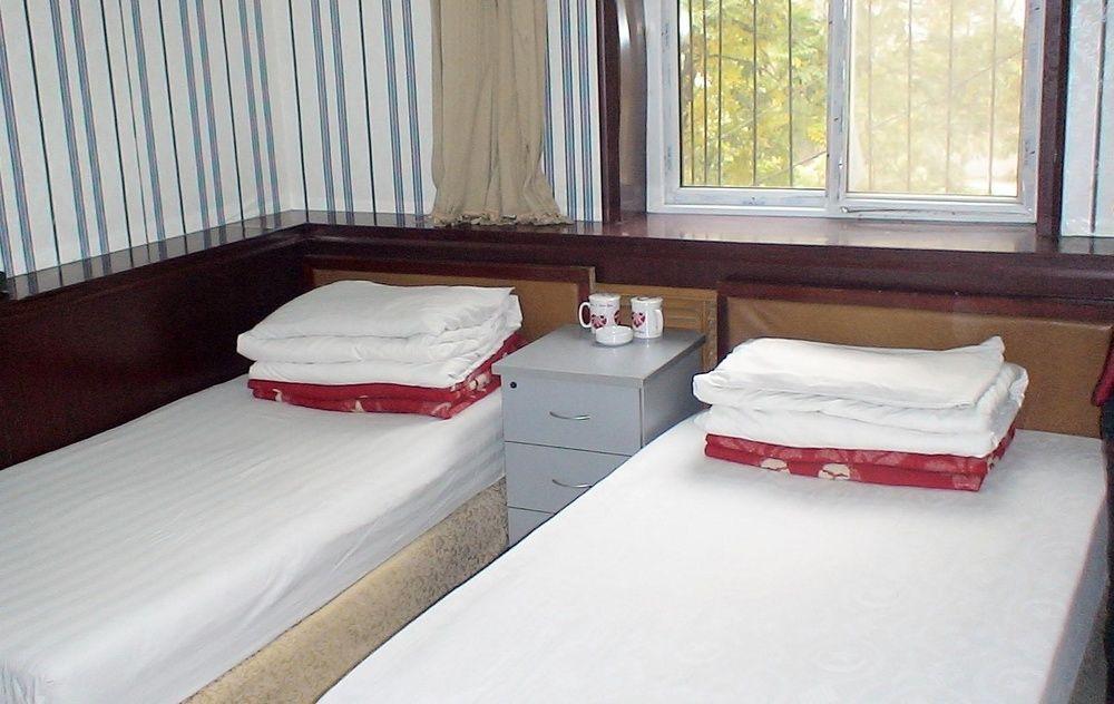 Guangwai Jingbin Hostel West Railway Station 北京 外观 照片